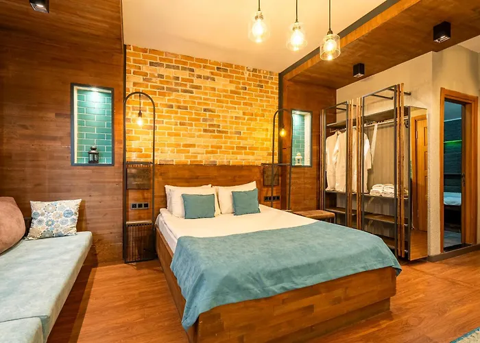 Cube Suites
